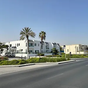 Отель Al Corniche 