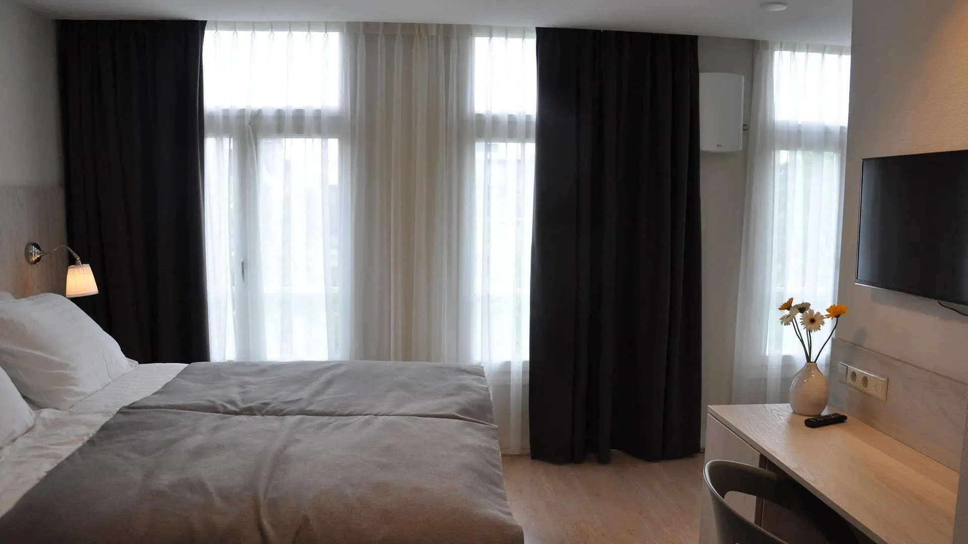 Adam Suites Hotel Amsterdam 4*,
